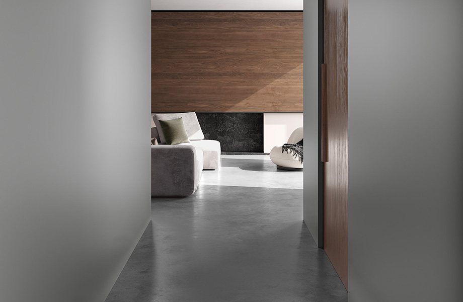 Pasillo con muros cubiertos de  FENIX X-KIN 